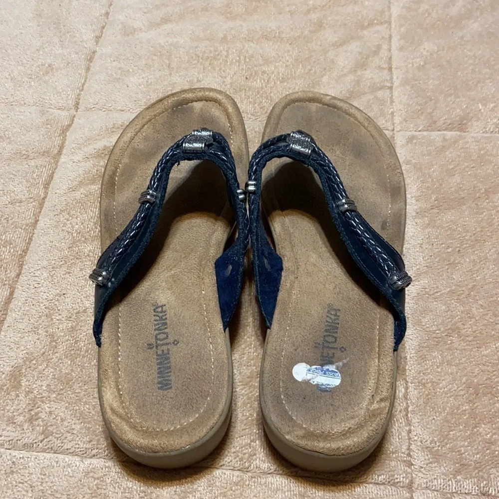 Minnetonka Black Leather Thong Sandals